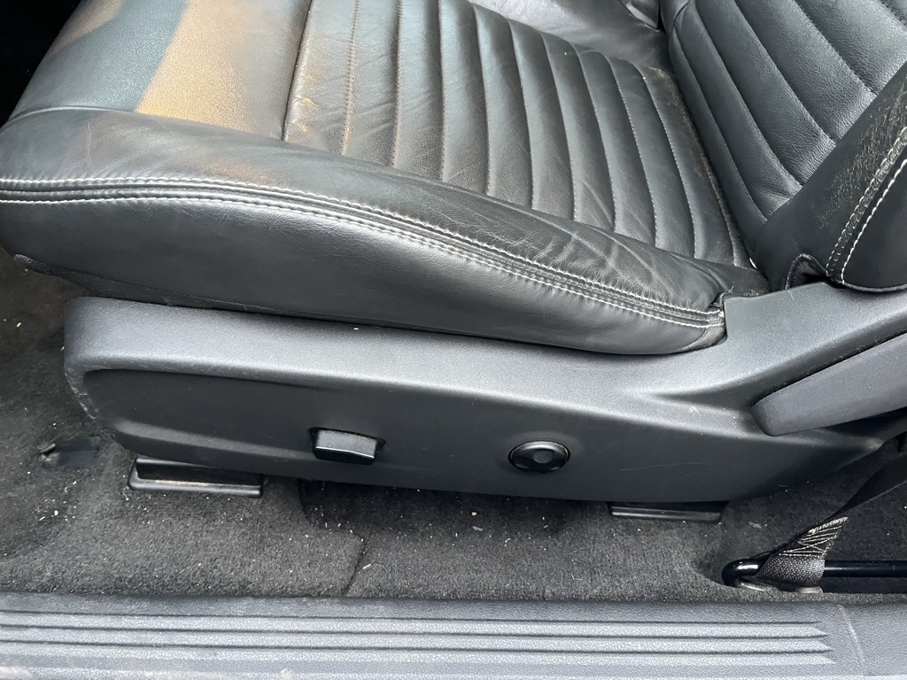 Dodge Challenger  2011