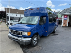 2004 Ford Econoline 