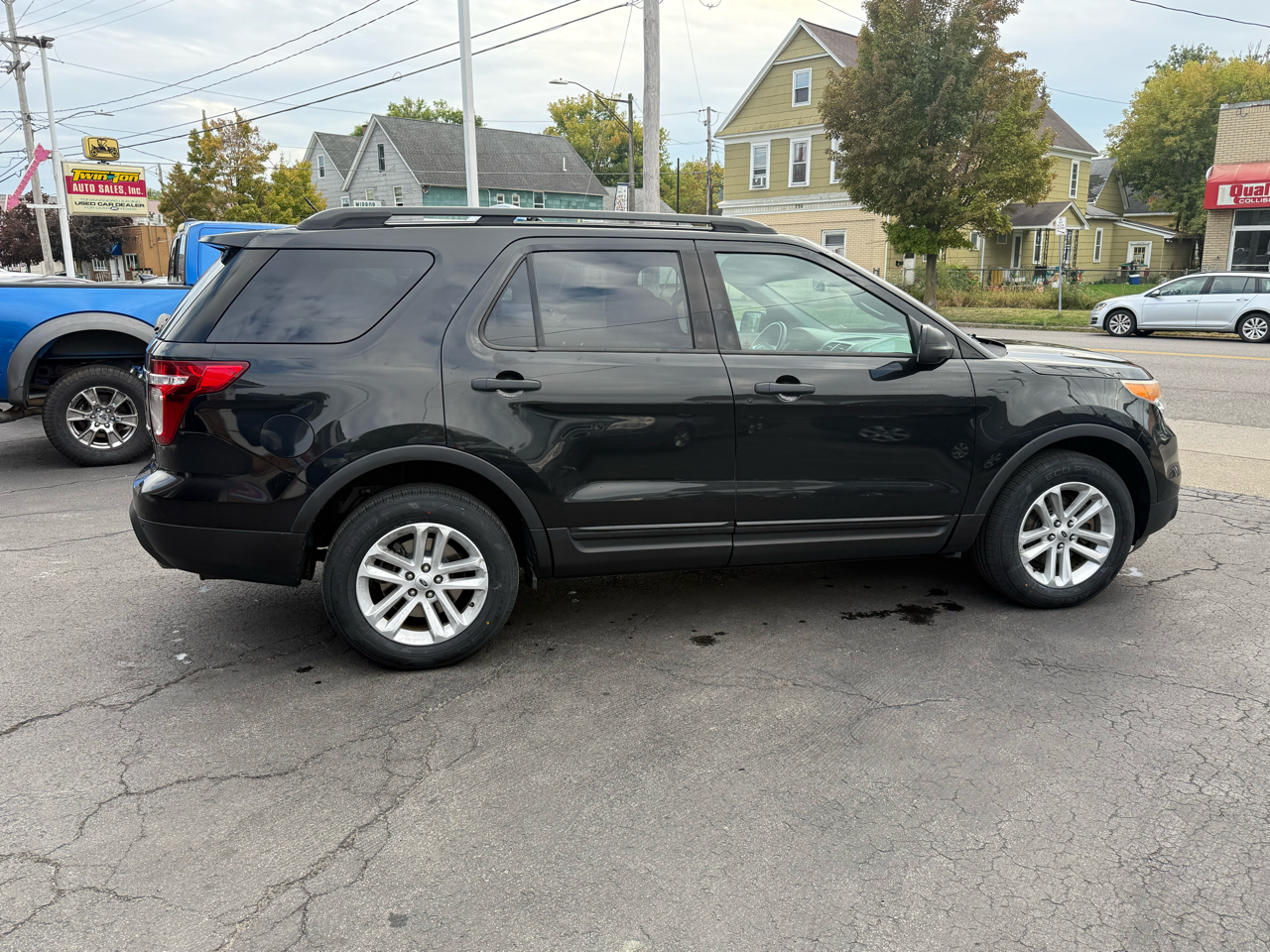 2015 Ford Explorer Base photo 4