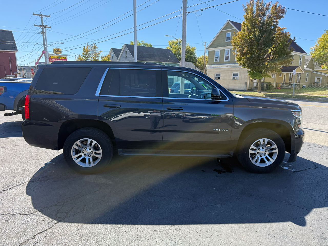 2018 Chevrolet Tahoe LS photo 3