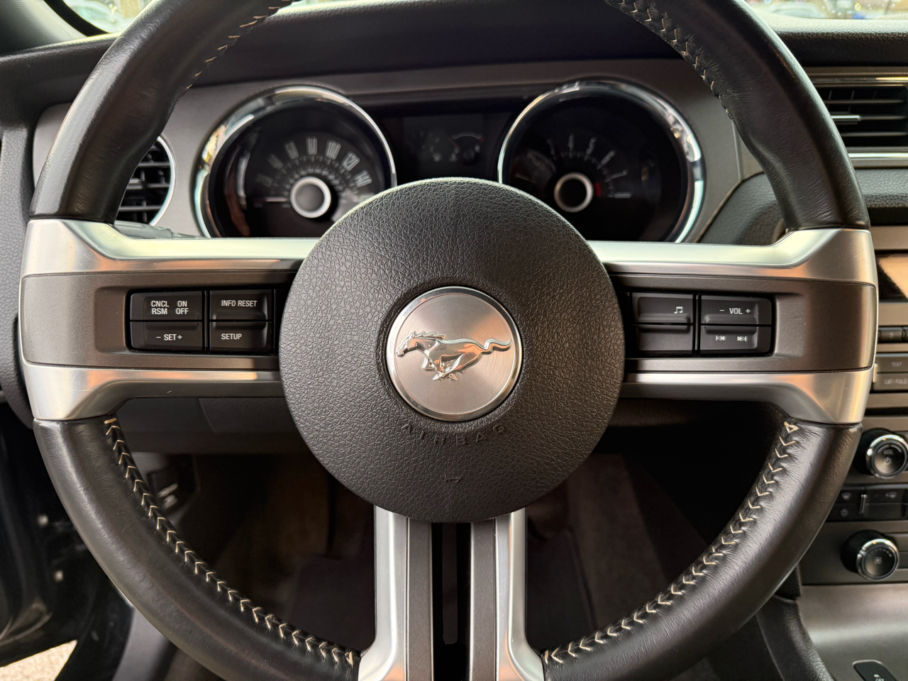 Ford Mustang GT Coupe 2013 Ford Mustang GT Coupe 2013