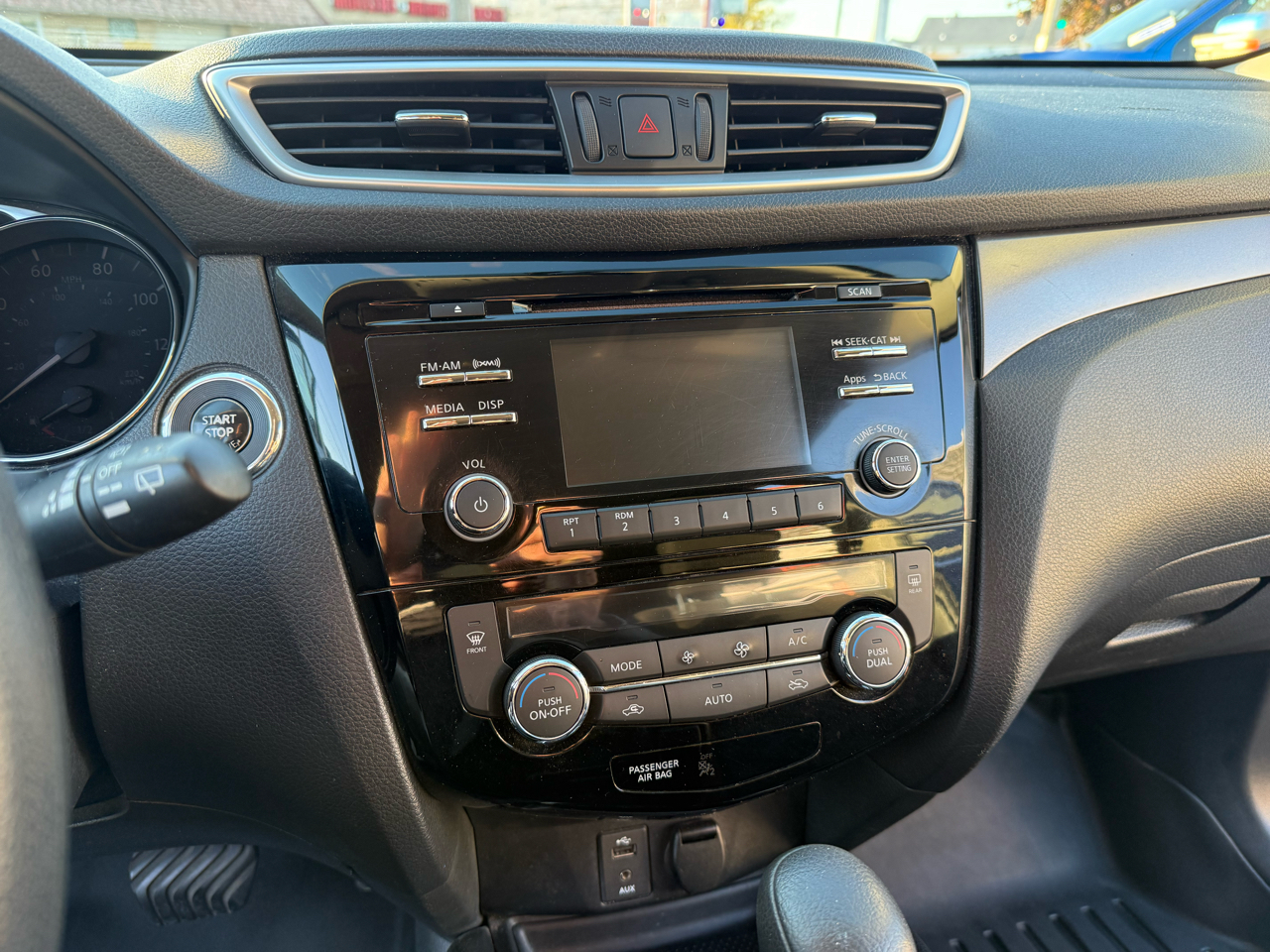 Nissan Rogue SV AWD 2015 Nissan Rogue SV AWD 2015