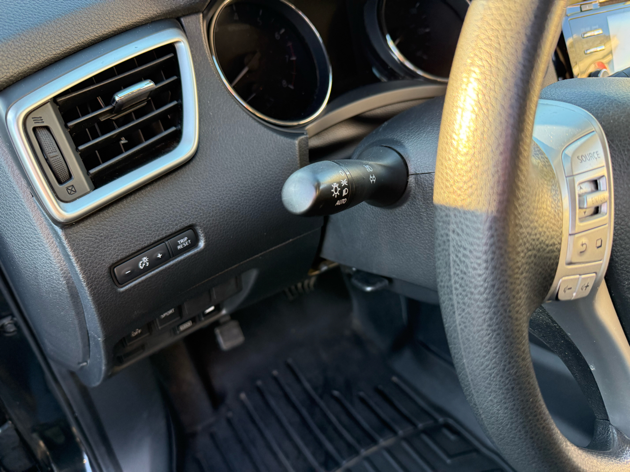 Nissan Rogue SV AWD 2015 Nissan Rogue SV AWD 2015