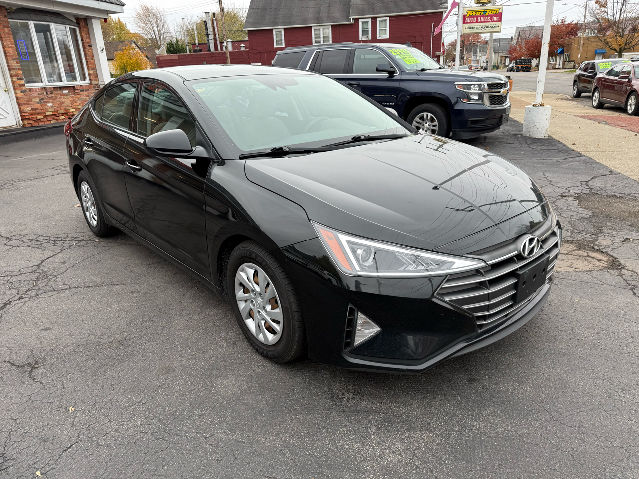 2020 Hyundai Elantra SE photo 2