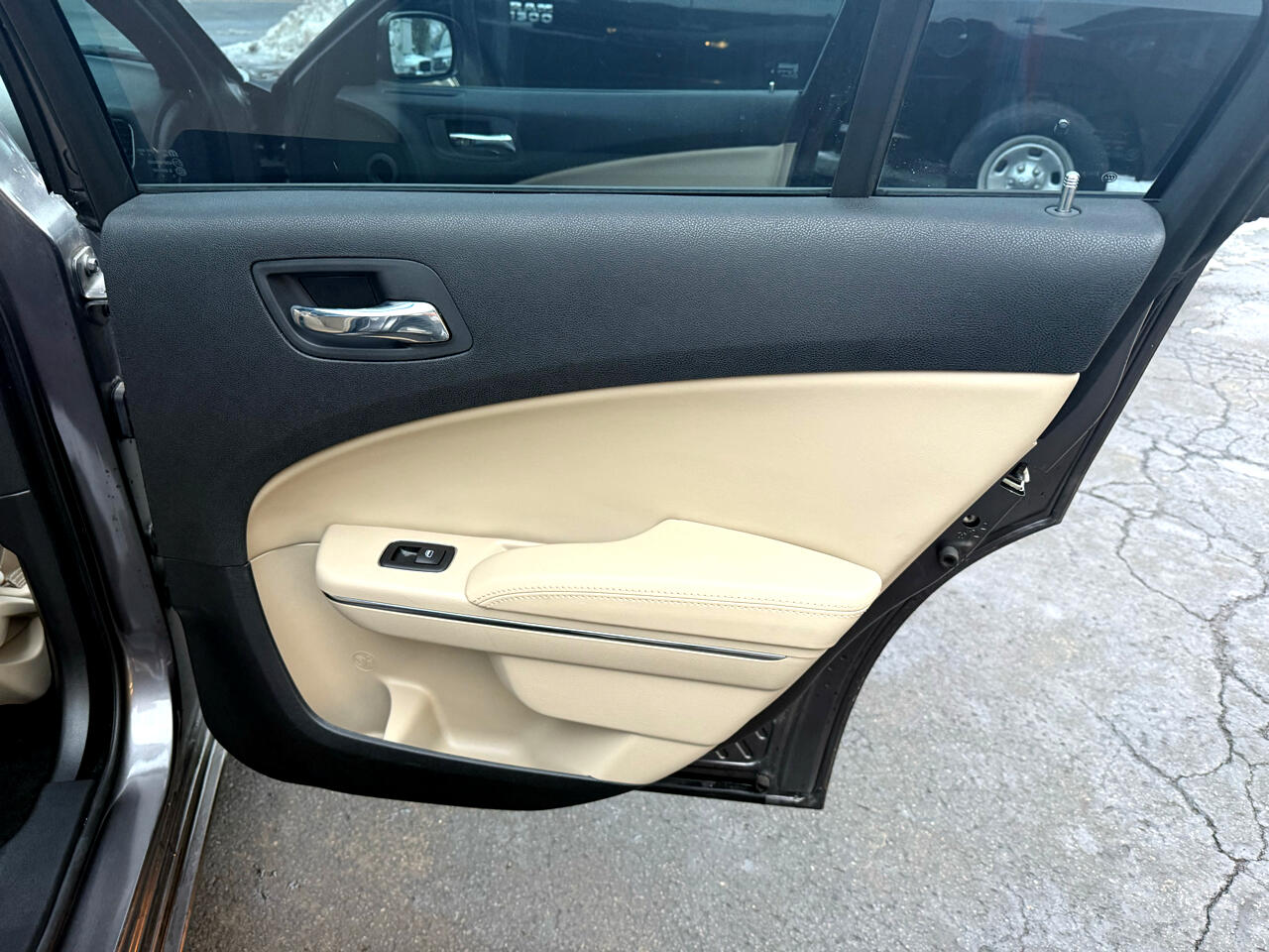 Dodge Charger SE 2014