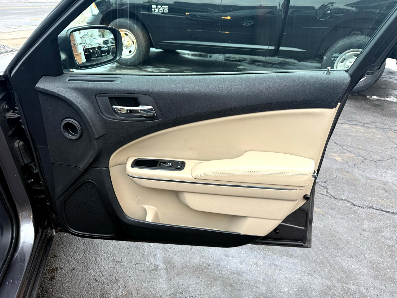 Dodge Charger SE 2014