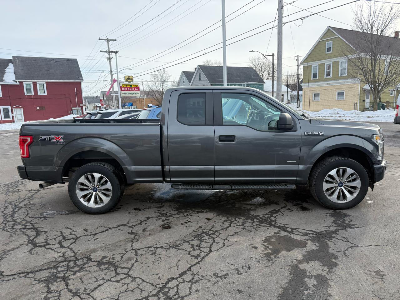 Ford F-150 4WD SuperCab 145" XL 2017