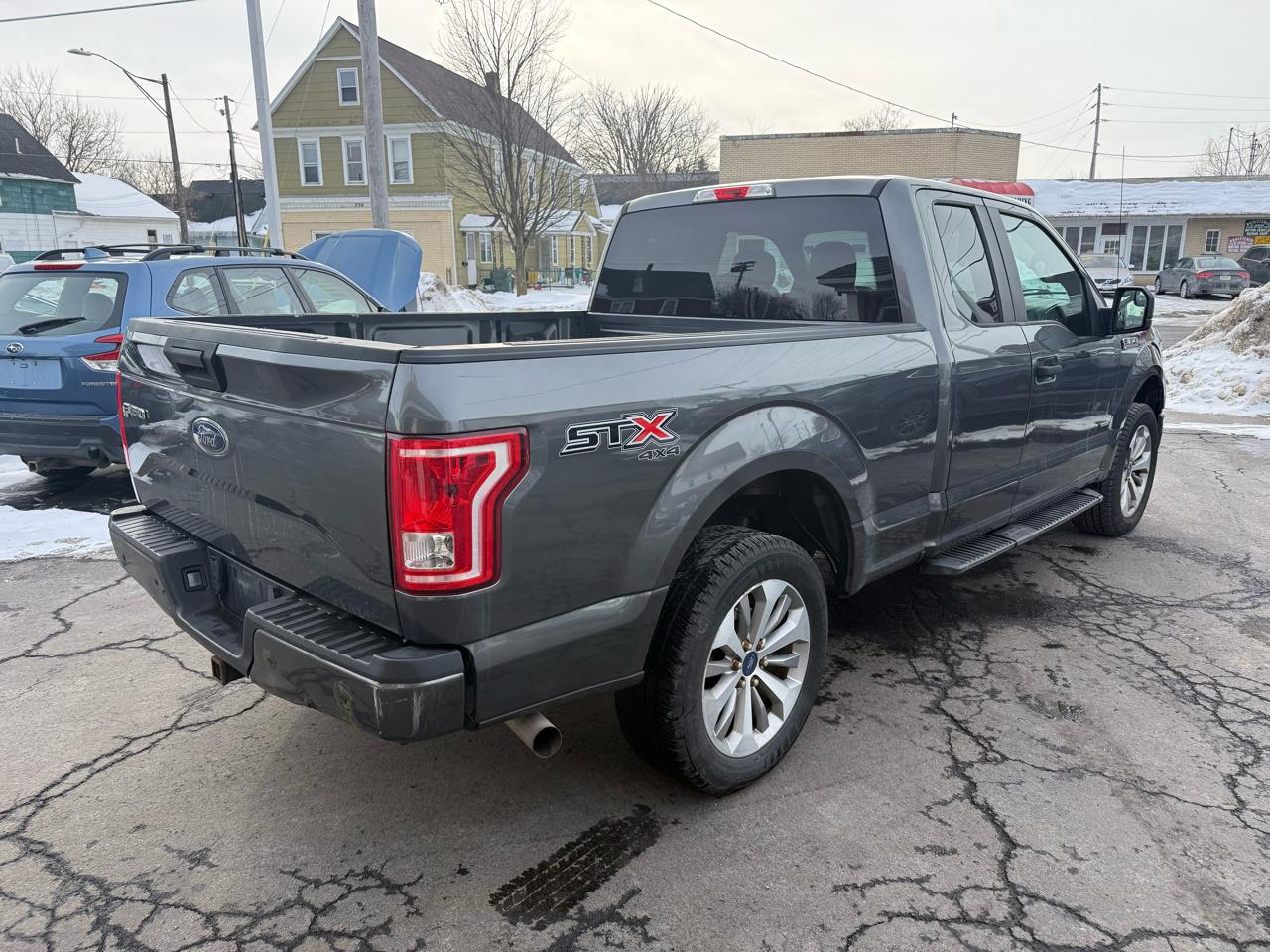 Ford F-150 4WD SuperCab 145" XL 2017