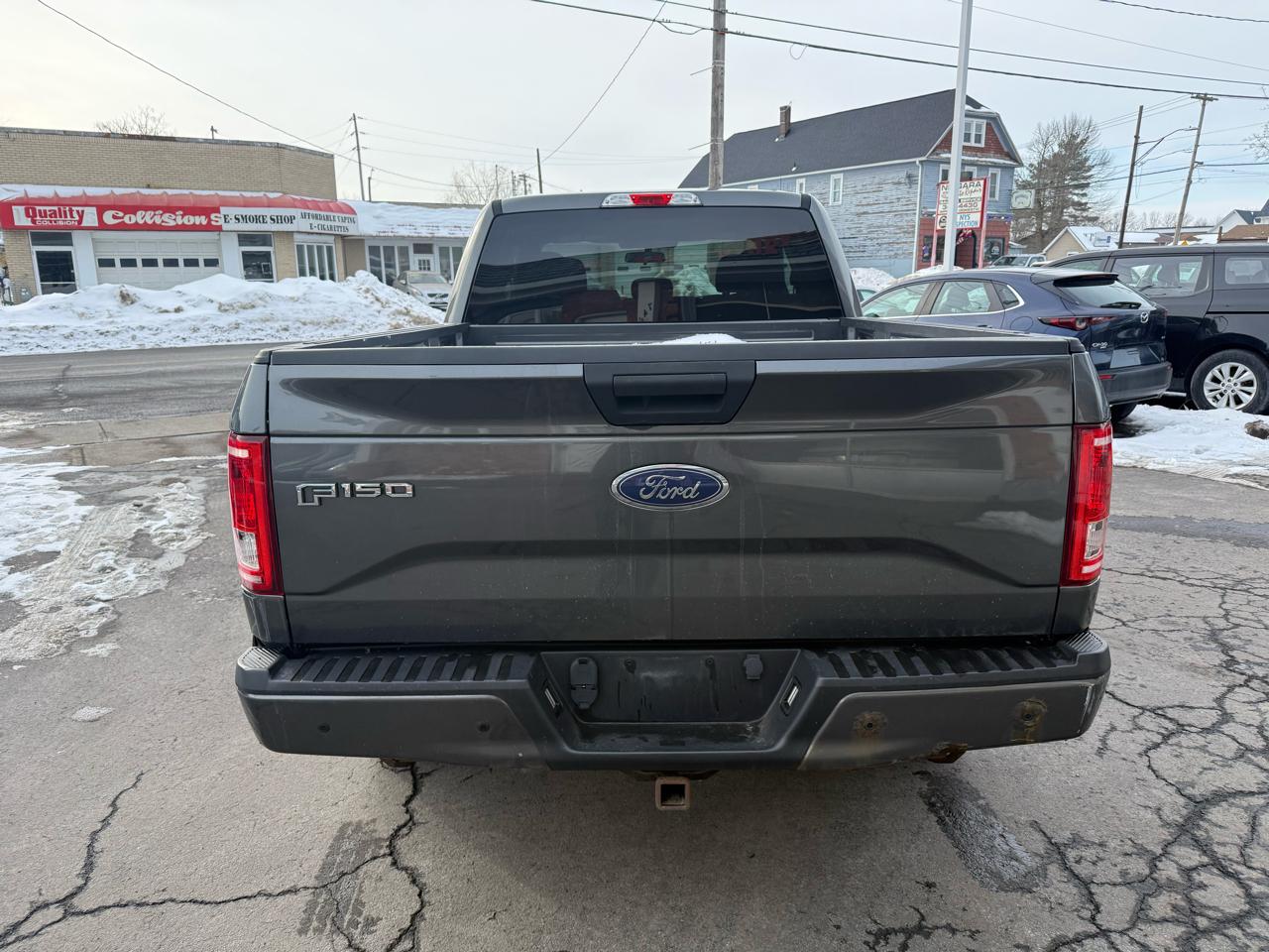 Ford F-150 4WD SuperCab 145" XL 2017