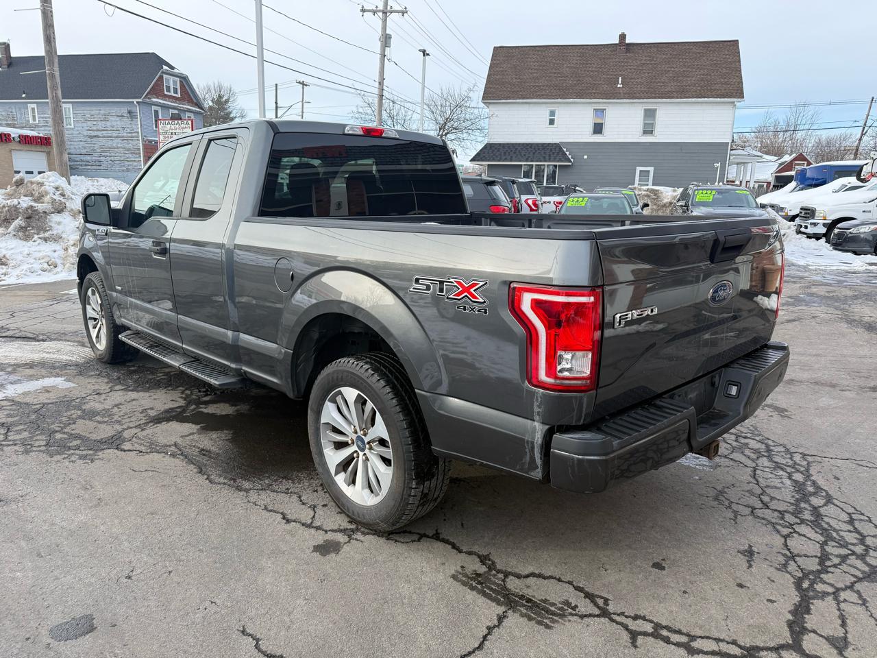 Ford F-150 4WD SuperCab 145" XL 2017