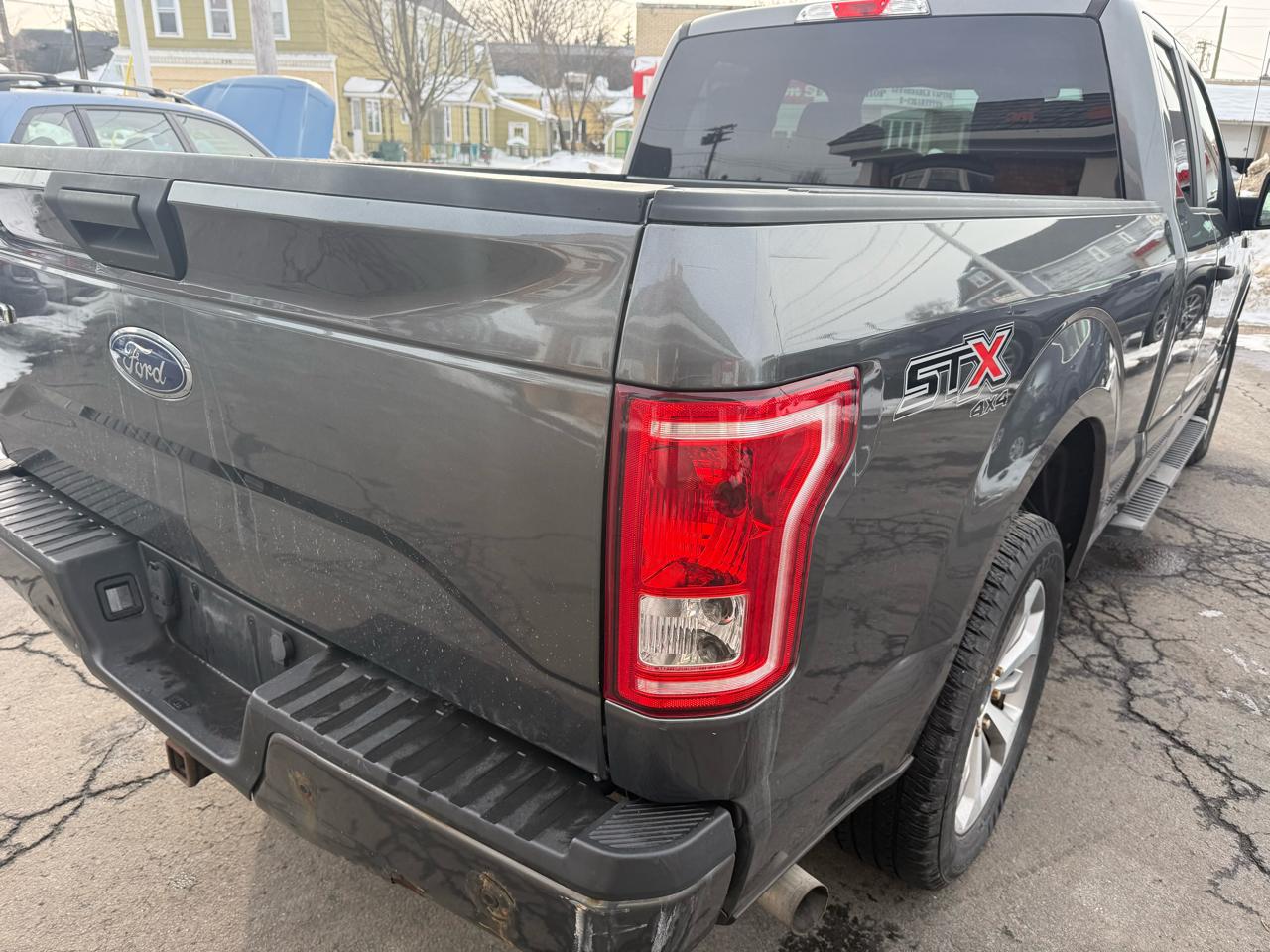 Ford F-150 4WD SuperCab 145" XL 2017