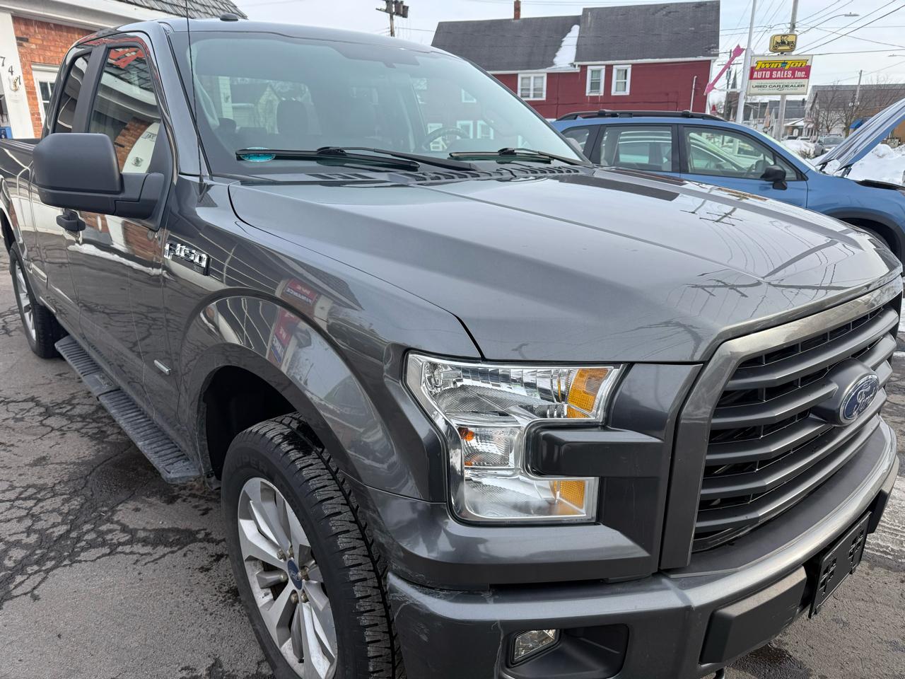 Ford F-150 4WD SuperCab 145" XL 2017