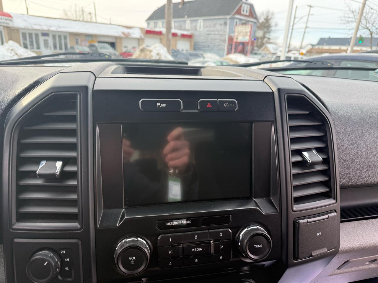 Ford F-150 4WD SuperCab 145" XL 2017