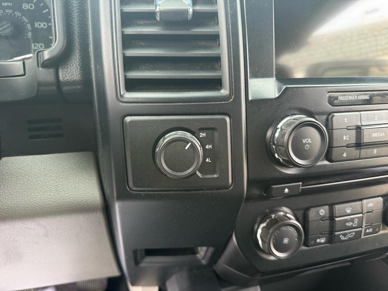 Ford F-150 4WD SuperCab 145" XL 2017