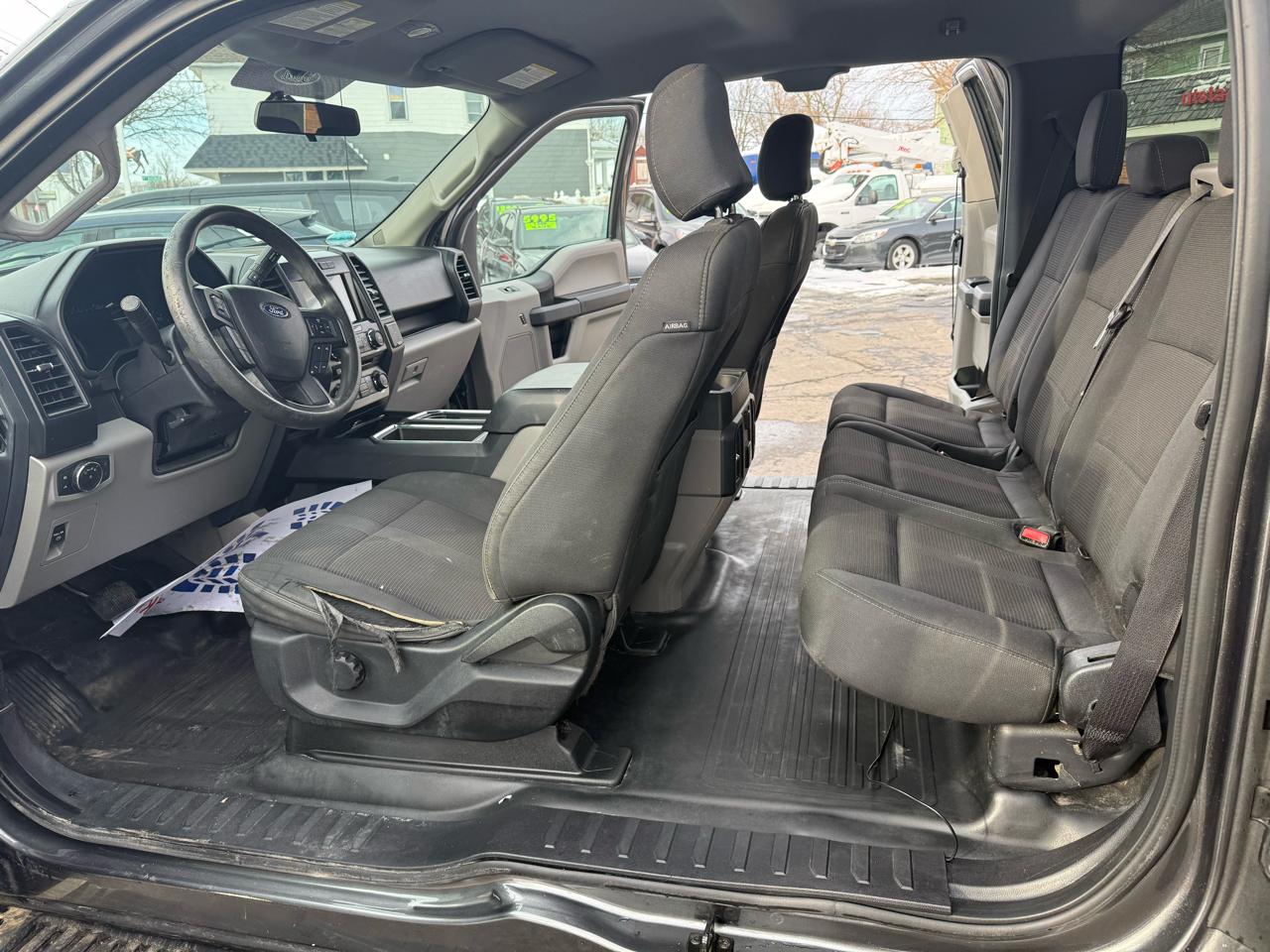 Ford F-150 4WD SuperCab 145" XL 2017