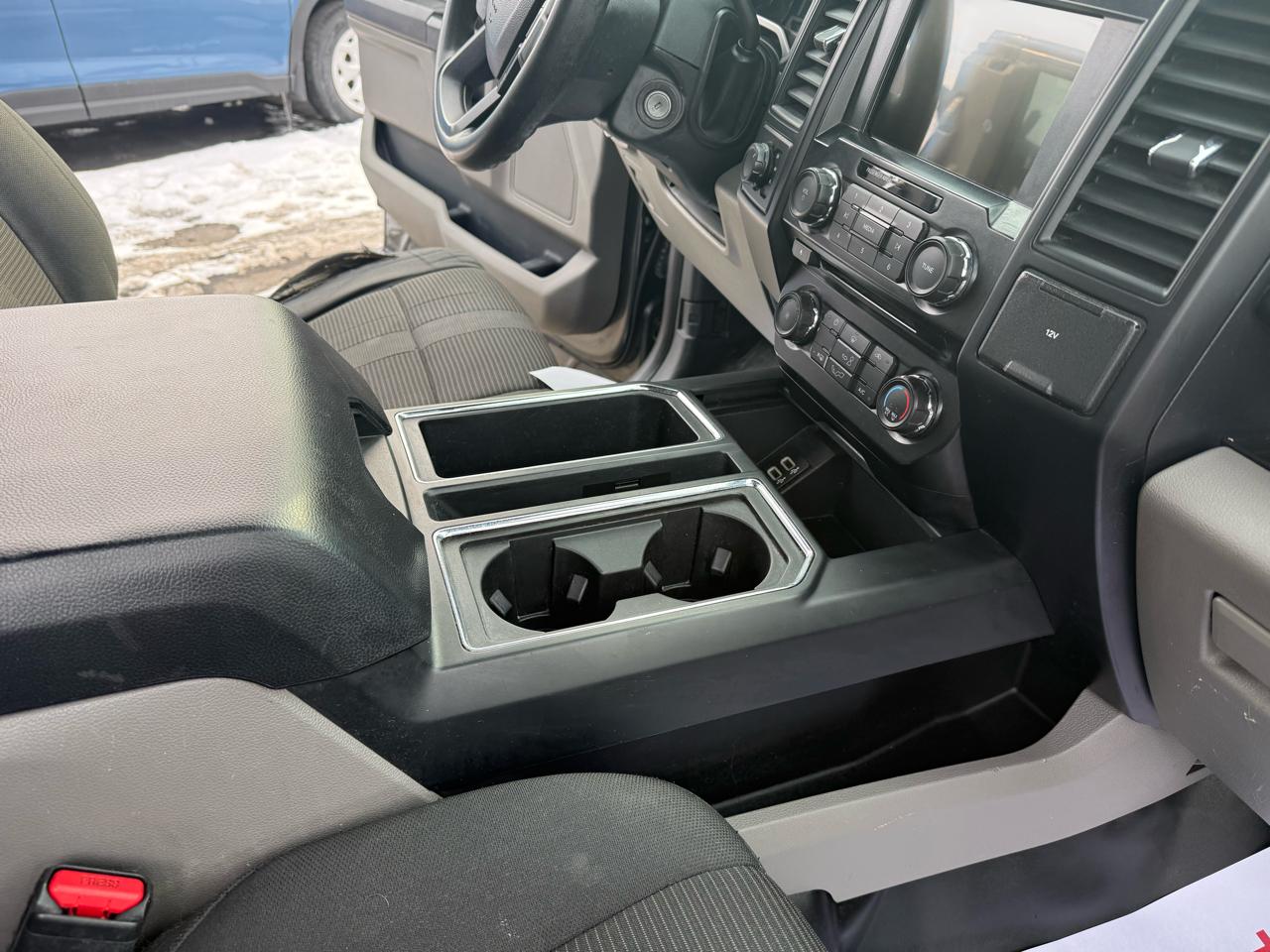 Ford F-150 4WD SuperCab 145" XL 2017