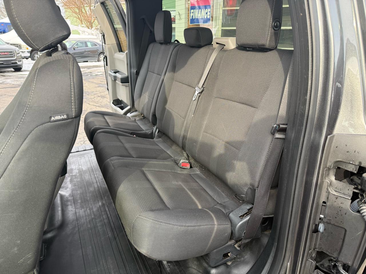 Ford F-150 4WD SuperCab 145" XL 2017