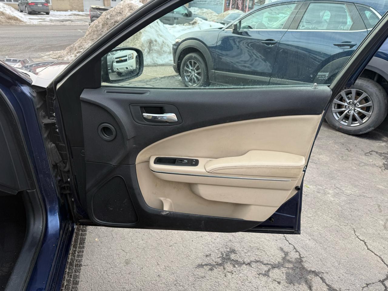 Dodge Charger SE 2014