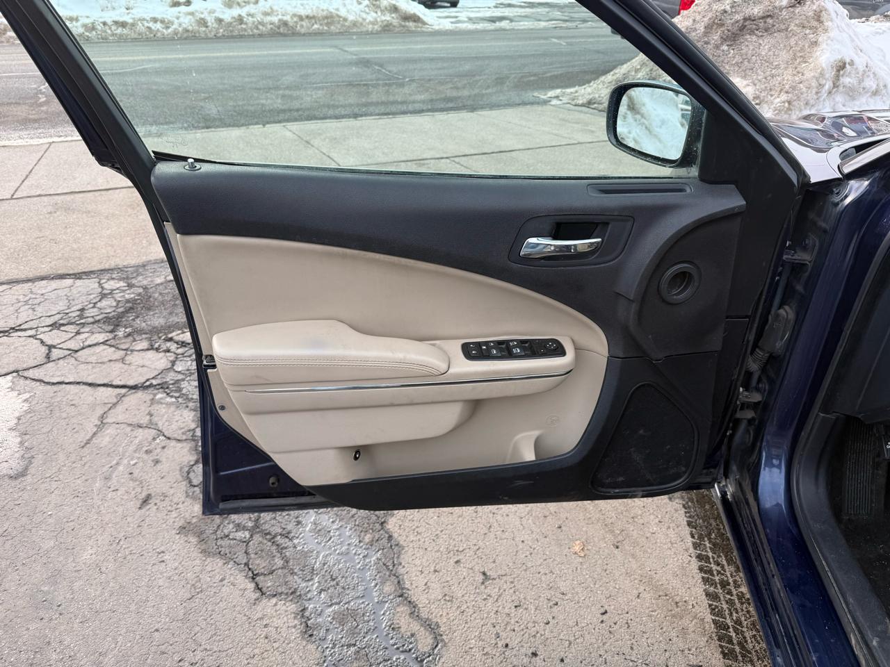 Dodge Charger SE 2014