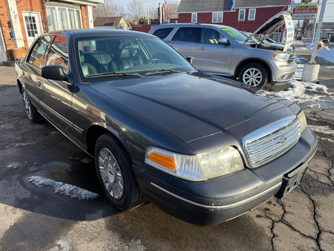 Ford Crown Victoria 4dr Sdn 2005