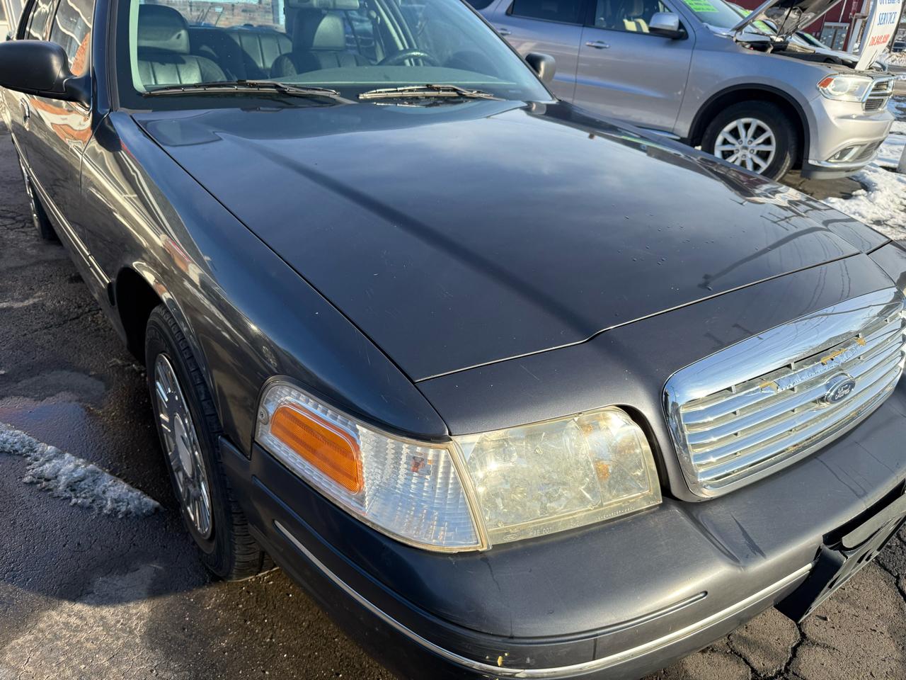 Ford Crown Victoria 4dr Sdn 2005