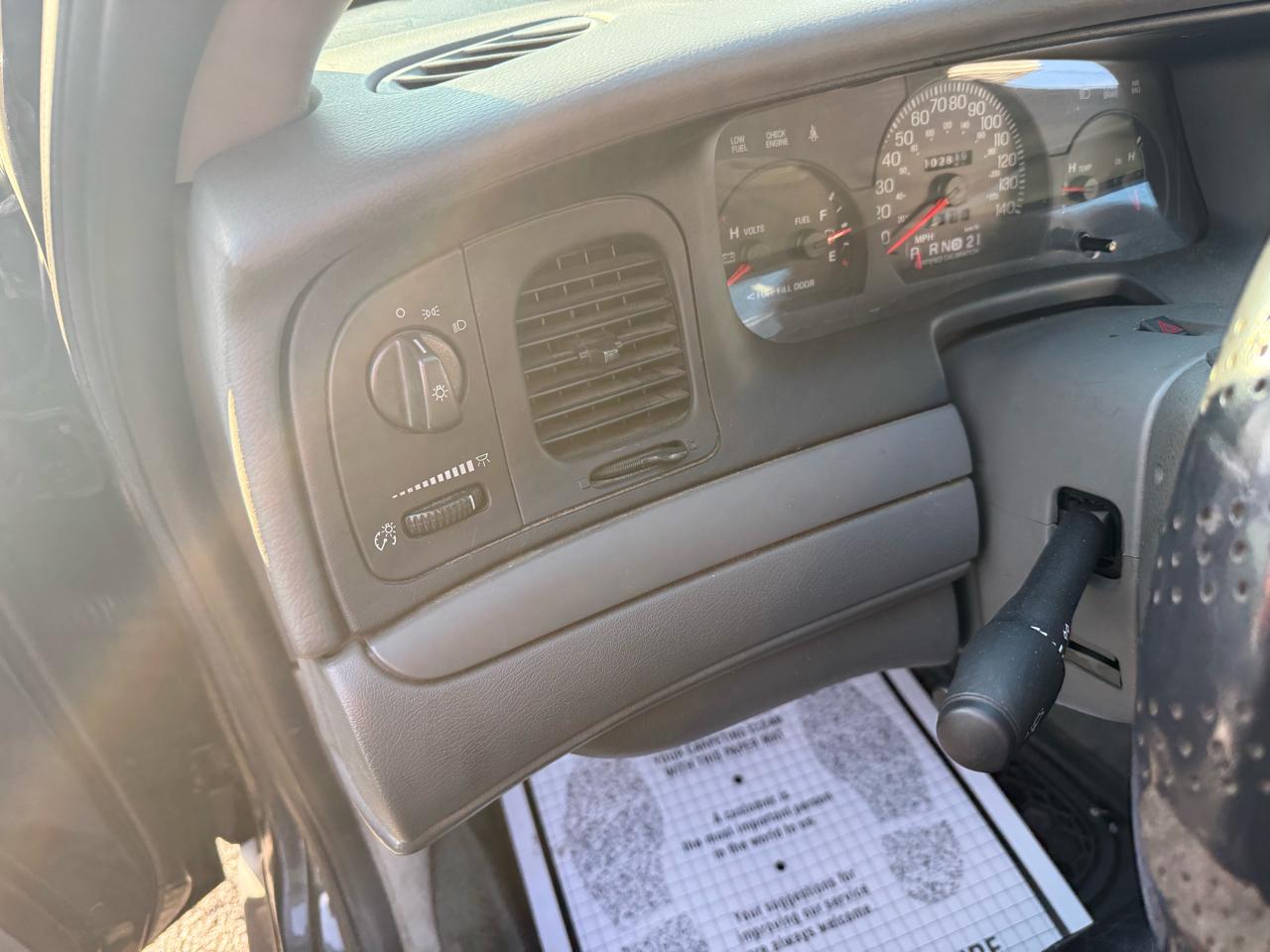 Ford Crown Victoria 4dr Sdn 2005