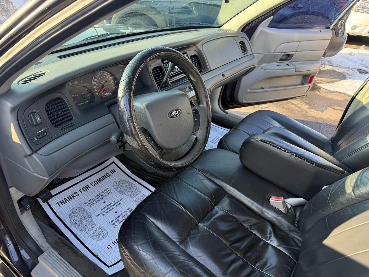 Ford Crown Victoria 4dr Sdn 2005