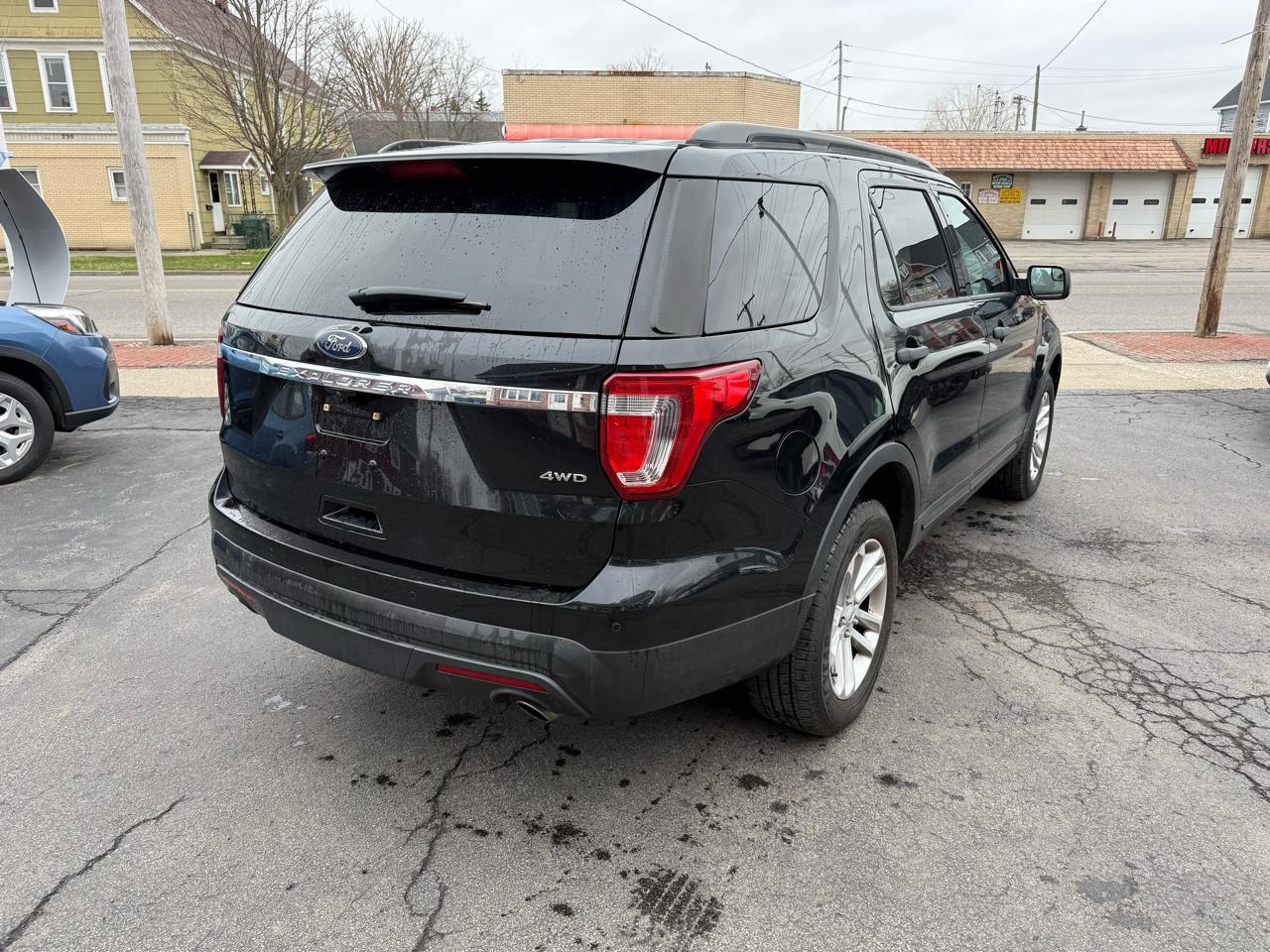 Ford Explorer Base 4WD 2017