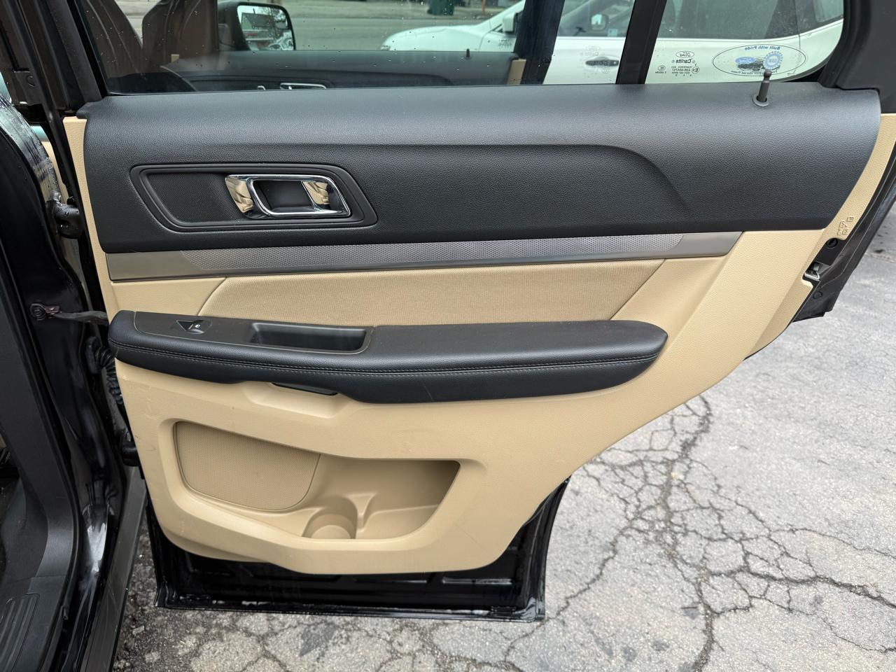 Ford Explorer Base 4WD 2017