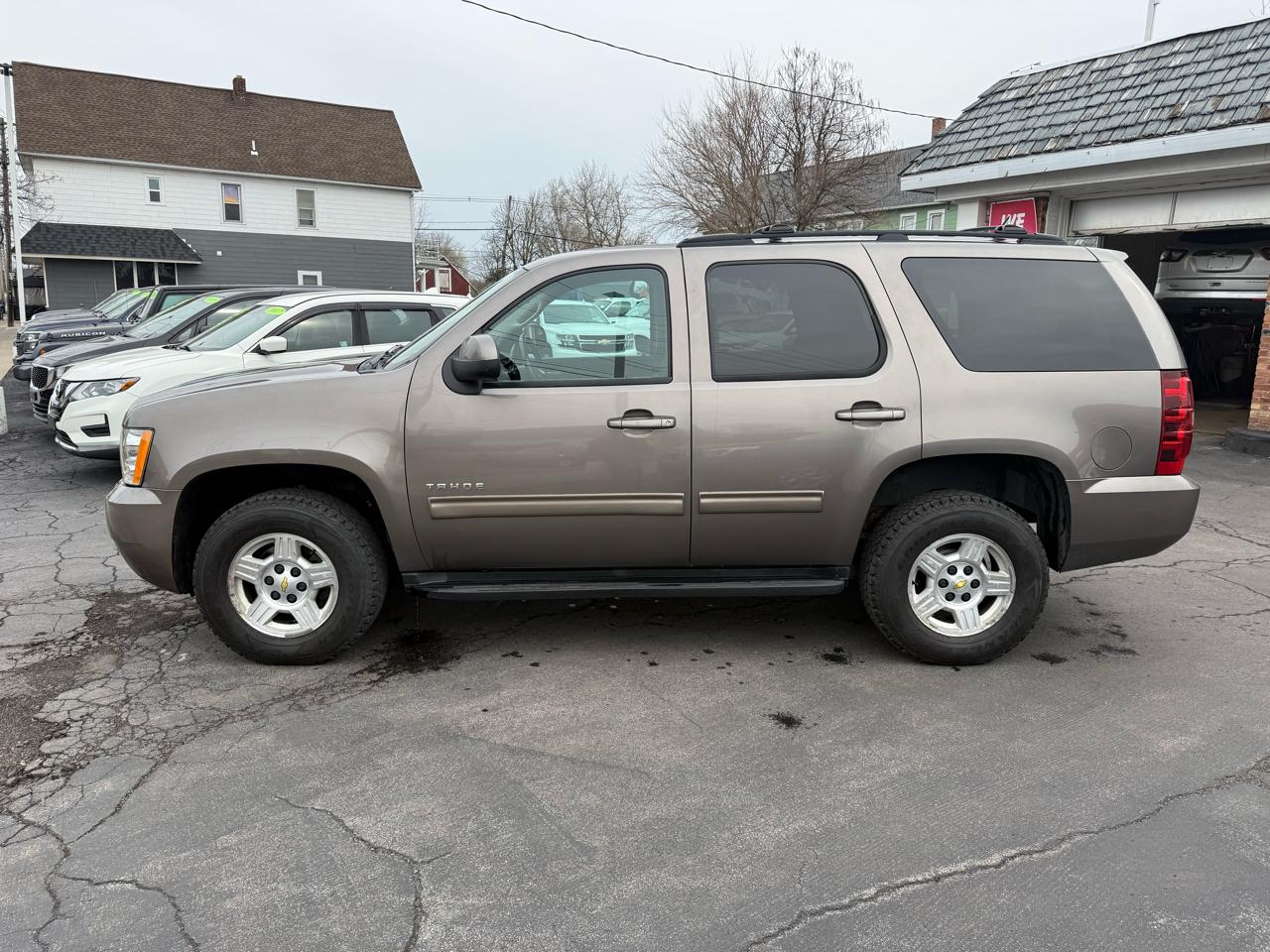 Chevrolet Tahoe LS 4WD 2012
