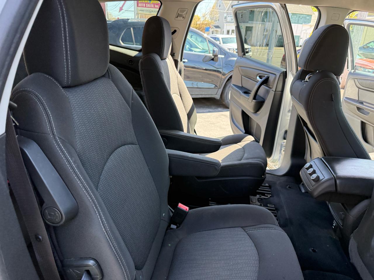 Chevrolet Traverse 1LT FWD 2015