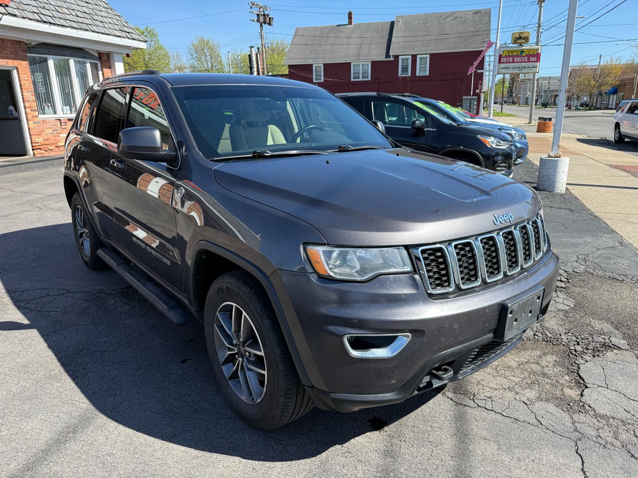 Jeep Grand Cherokee Laredo 4WD 2020