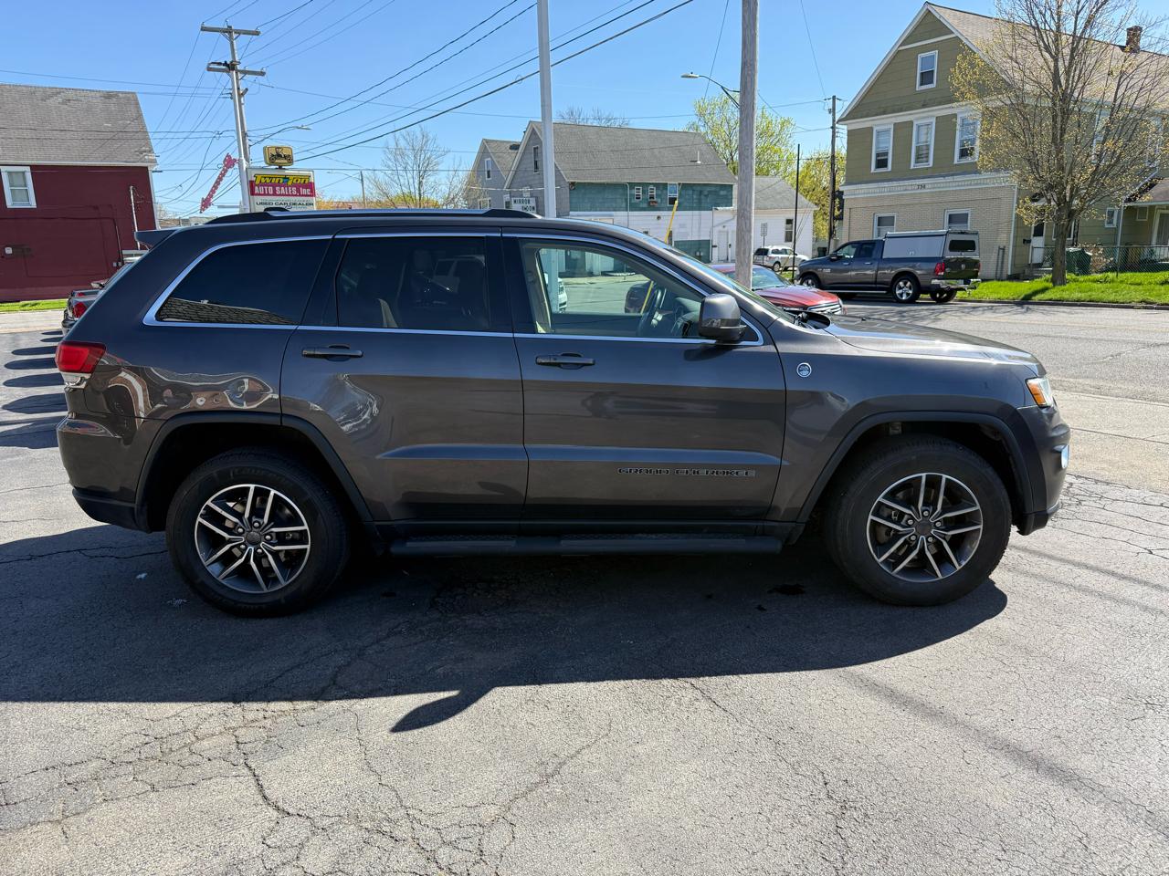 Jeep Grand Cherokee Laredo 4WD 2020