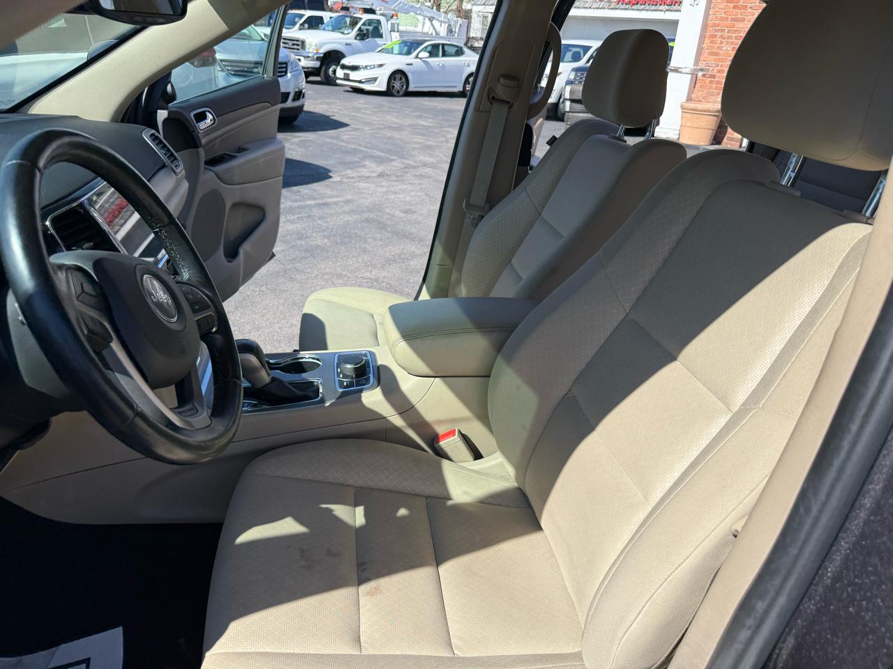 Jeep Grand Cherokee Laredo 4WD 2020