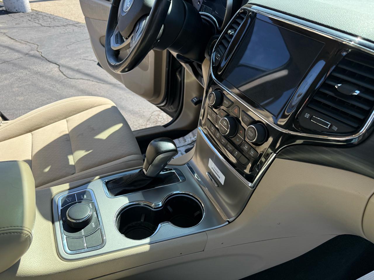 Jeep Grand Cherokee Laredo 4WD 2020