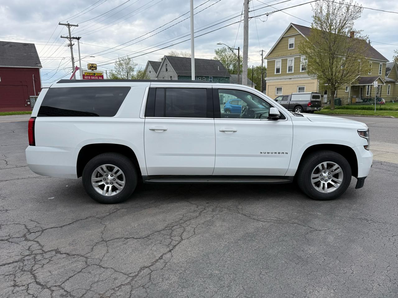 Chevrolet Suburban LS 4WD 2017