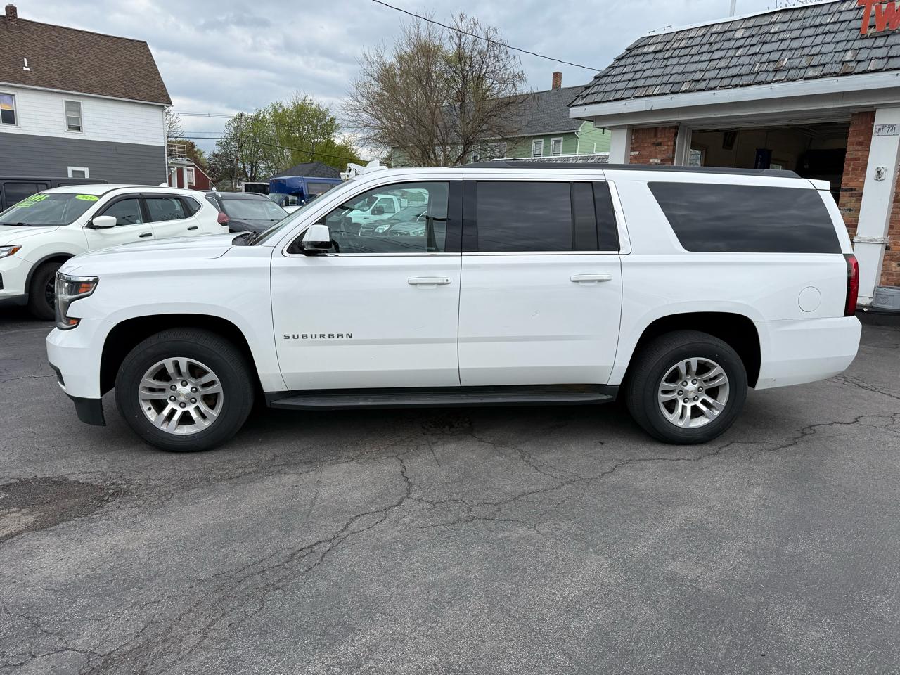 Chevrolet Suburban LS 4WD 2017