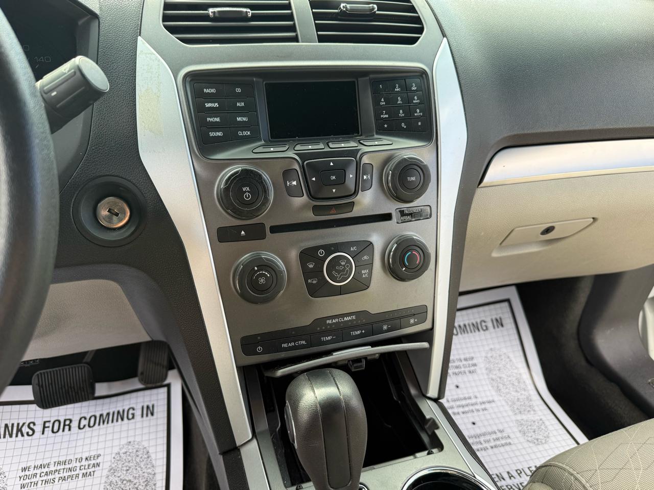 Ford Explorer Base 4WD 2015