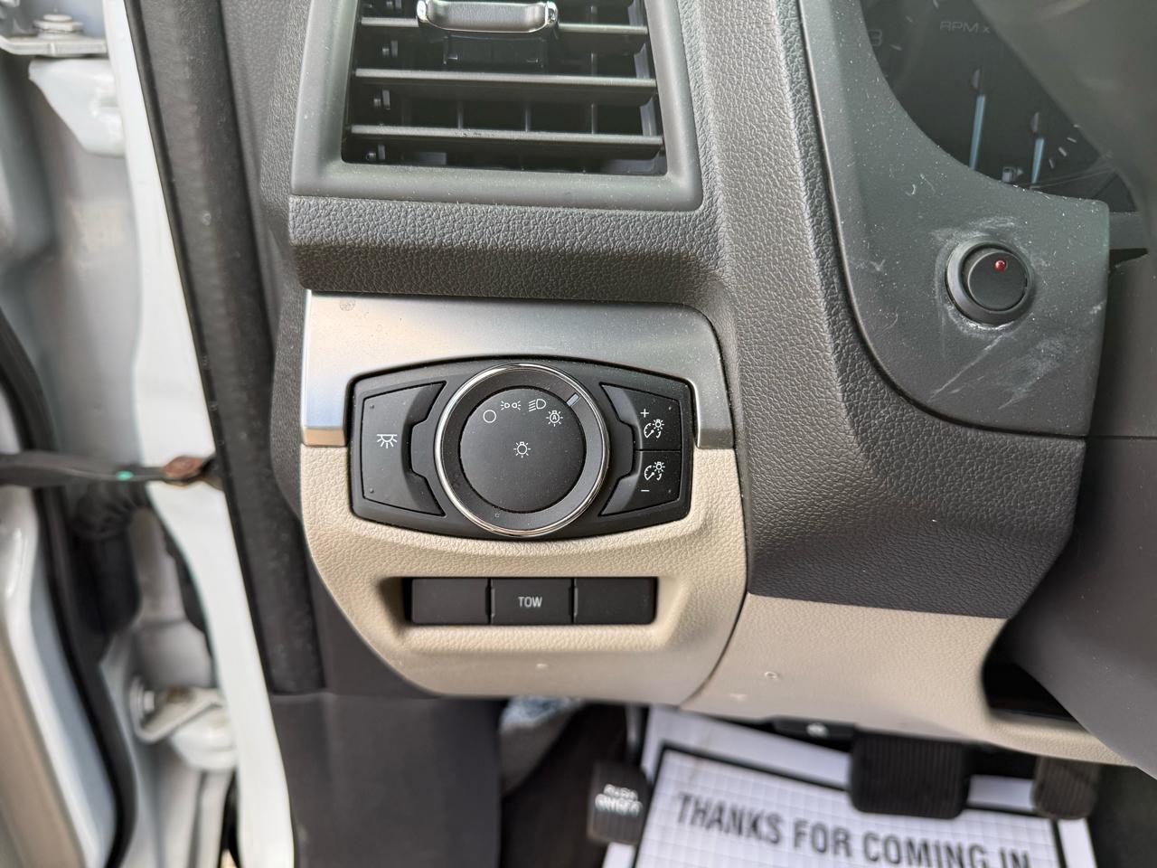 Ford Explorer Base 4WD 2015