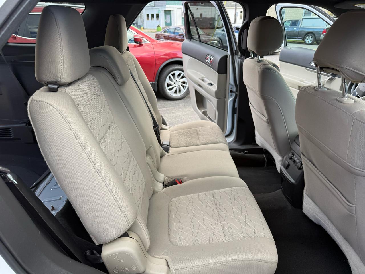 Ford Explorer Base 4WD 2015