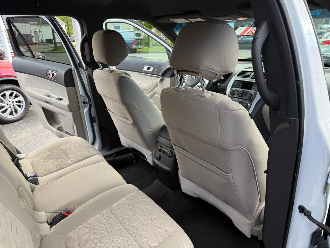 Ford Explorer Base 4WD 2015