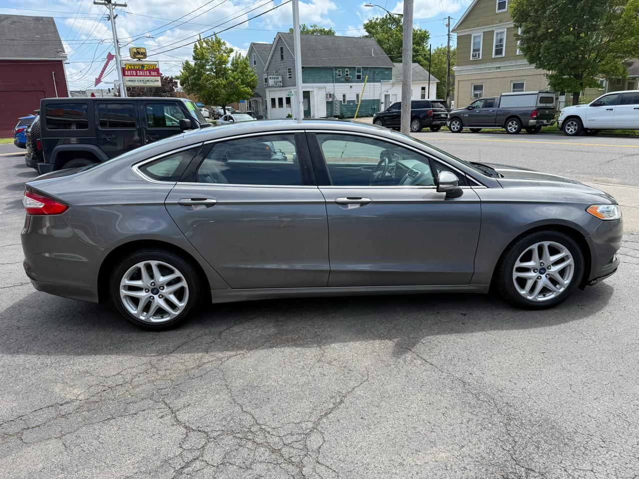 Ford Fusion SE 2014