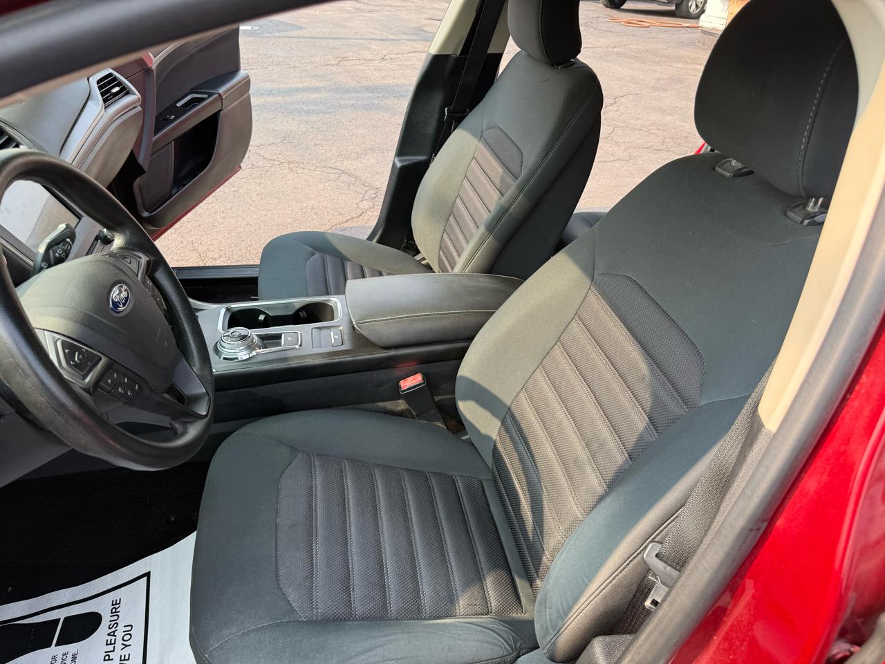 Ford Fusion SE 2017