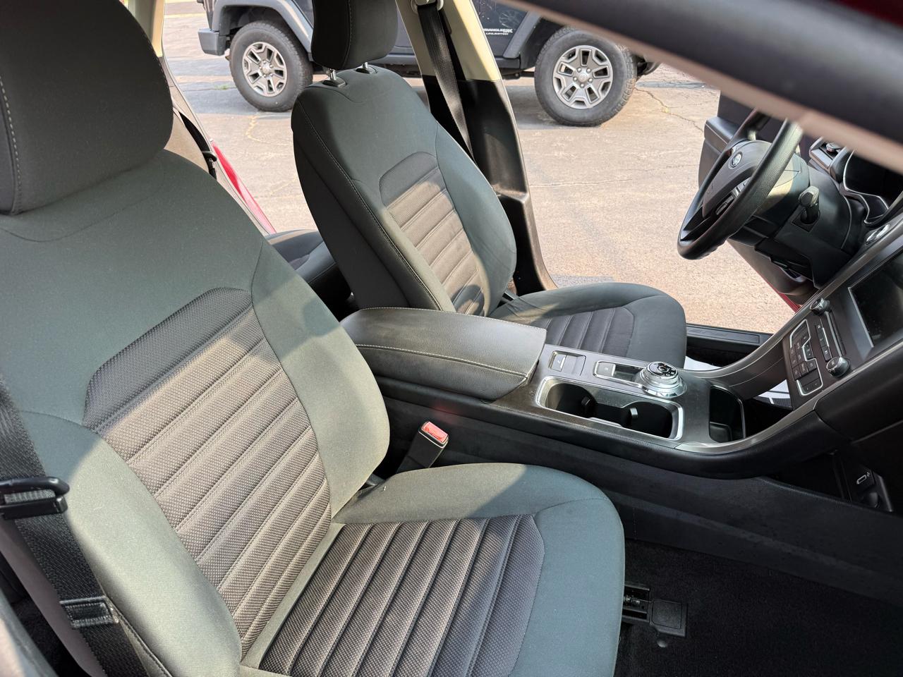 Ford Fusion SE 2017