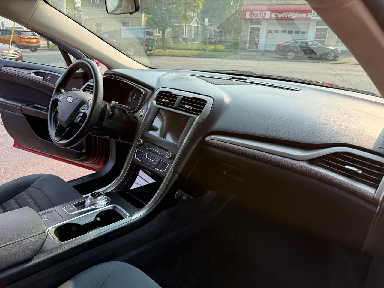 Ford Fusion SE 2017