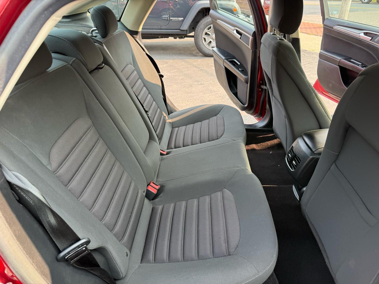 Ford Fusion SE 2017