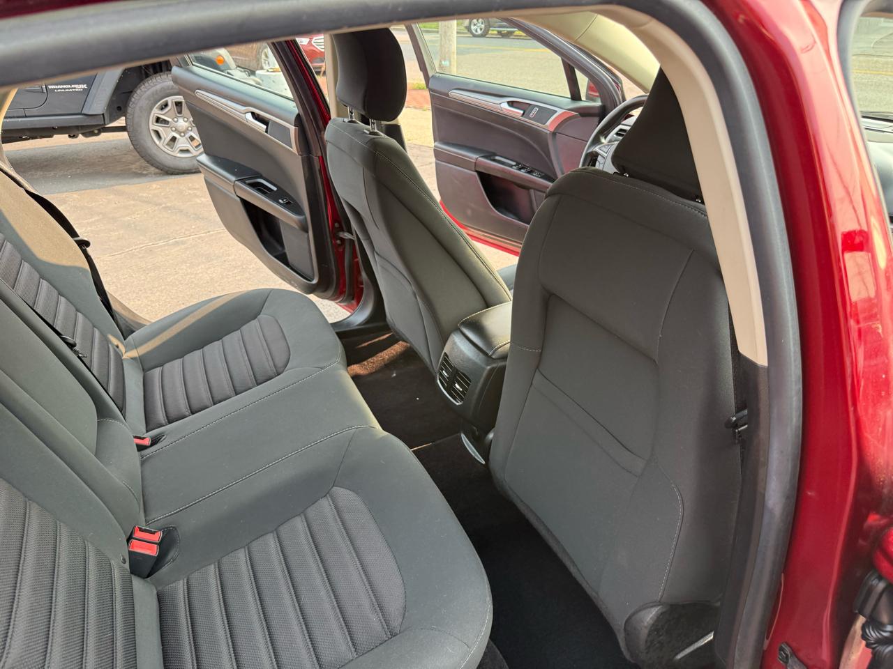 Ford Fusion SE 2017