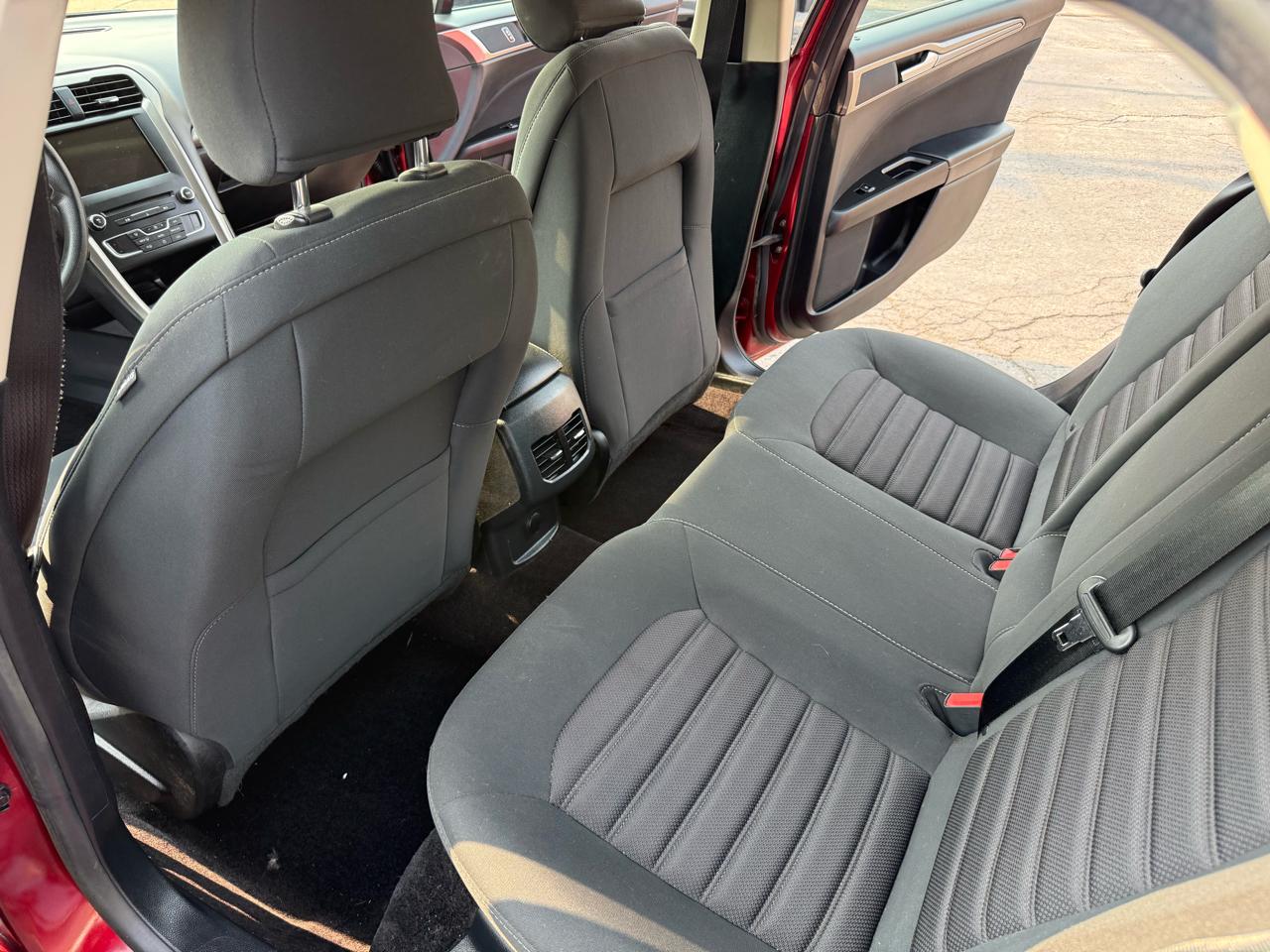 Ford Fusion SE 2017