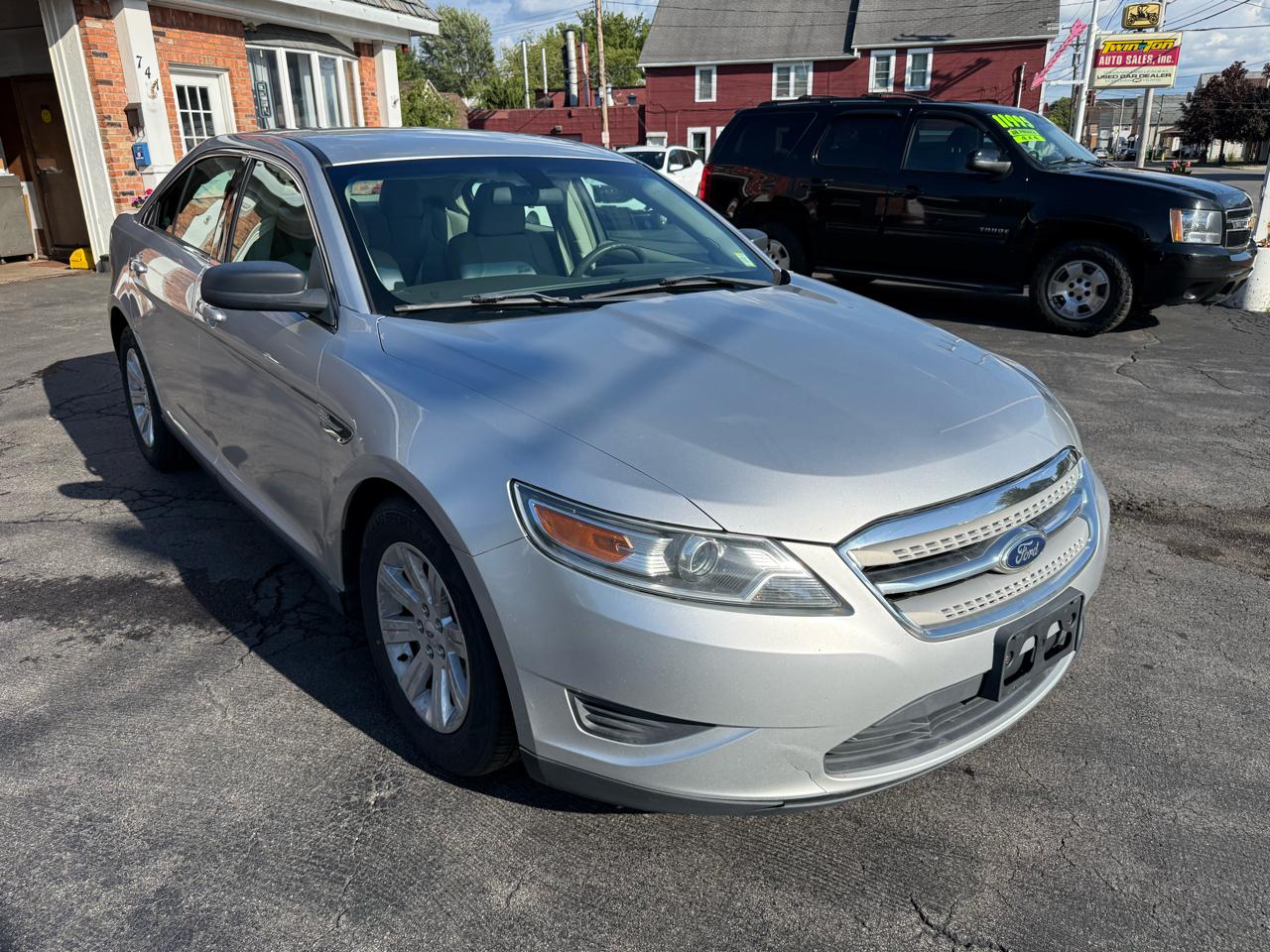 Ford Taurus 4dr Sdn SE FWD 2011