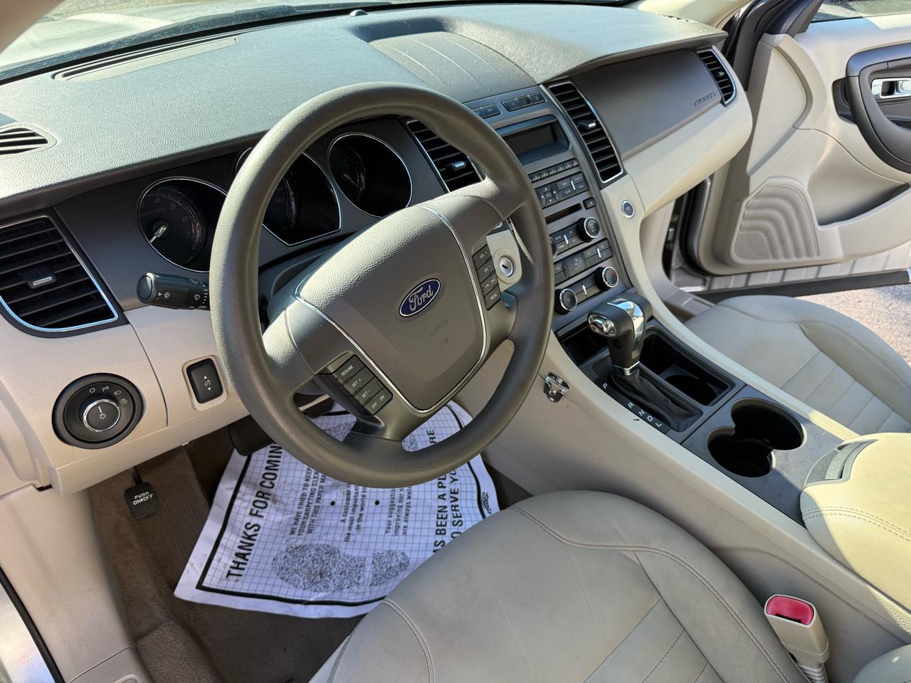 Ford Taurus 4dr Sdn SE FWD 2011